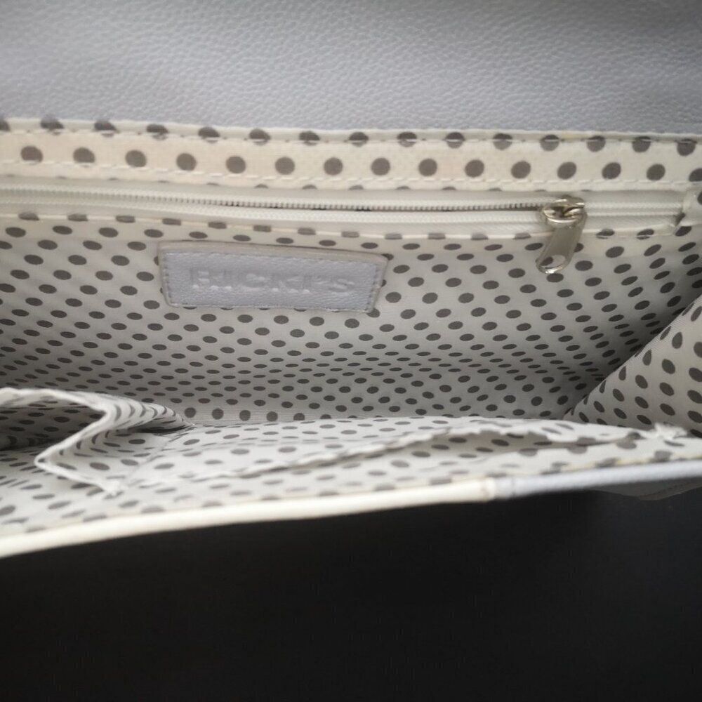 Ricki's Grey & White Faux Leather Clutch or Shoulder Bag w/ Magnetic Closure - Picture 4 of 10
